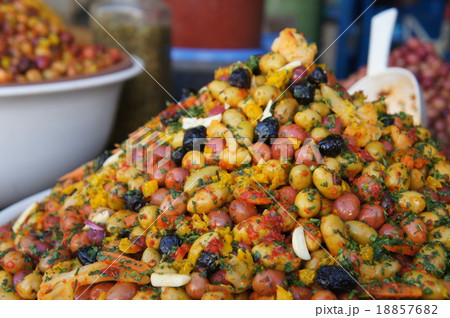 モロッコのオリーブ漬け　Moroccan Olives 18857682