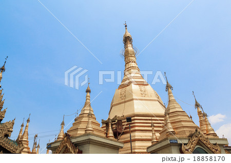 Sule pagoda in Yangon, Burma (Myanmar) 18858170