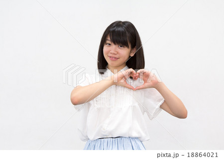 女子中学生　上半身 18864021