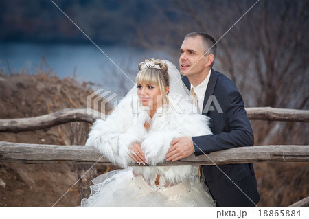 groom and bride during walk in their wedding day groom and bride during walk in their wedding day 18865884