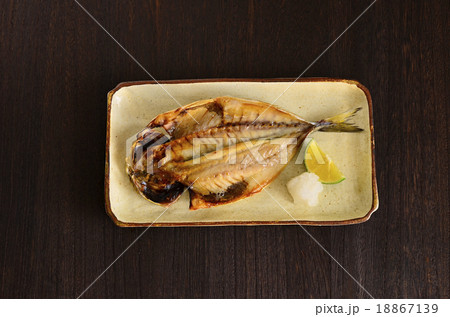 あじの開き ほぼ真俯瞰 あじの開き ほぼ真俯瞰 18867139