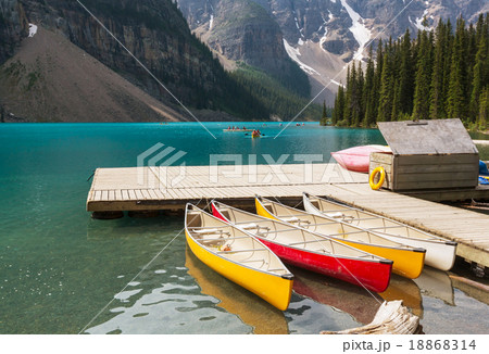 Moraine lake 18868314