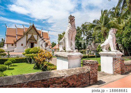 Thai temple, Wat Phumin 18868681