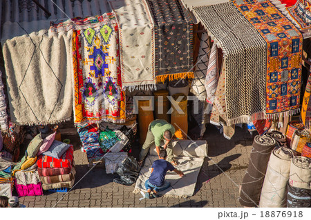 A carpet shop 18876918