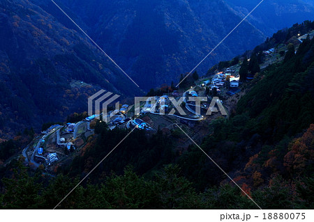 下栗の夜景 18880075