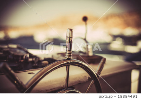 The wheel 18884491