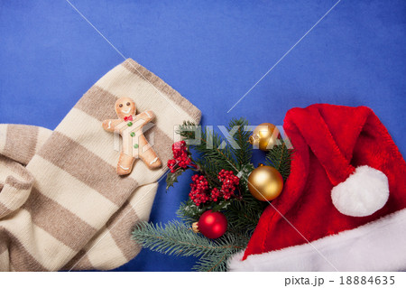 Gingerbread man and Christmas gifts Gingerbread man and Christmas gifts 18884635