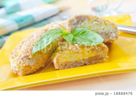 Chicken cordon bleu 18888476
