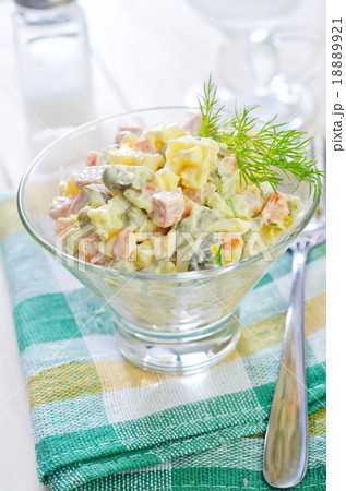 fresh salad 18889921