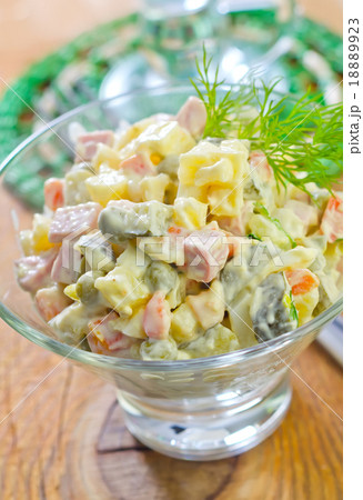 fresh salad 18889923
