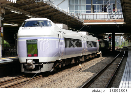 特急スーパーあずさ　E351系　西国分寺駅 18891303