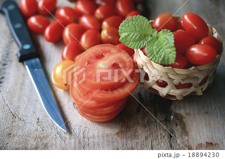 fresh tomatoes with mint leaves fresh tomatoes with mint leaves 18894230