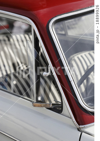 60年代の軽自動車 三角窓のあるクラシックカーの写真素材