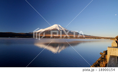 山中湖からの富士山夜明け 18900154