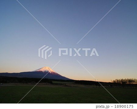 ふともっぱらからの富士山夕日 18900175