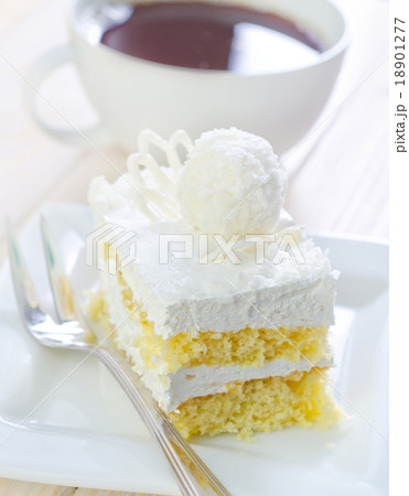 Cake with coffee 18901277