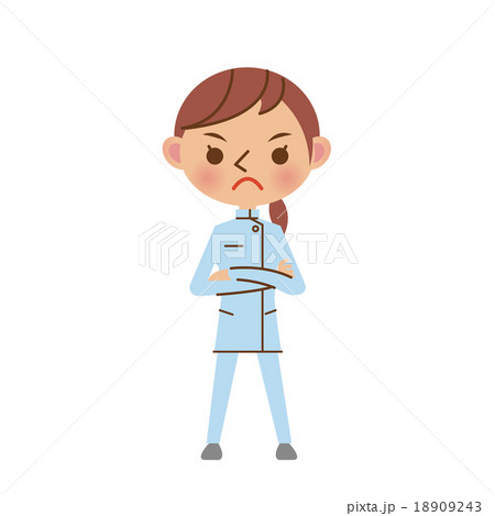 険しい表情で腕組みをする介護士の女性 18909243