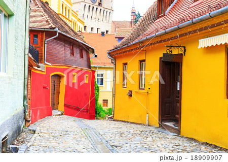 Medieval street view in Sighisoara 18909907