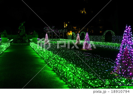 Christmas Illumination of Sculptures 18910794