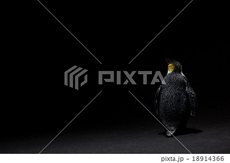 エンペラーペンギンのおもちゃ:Emperor Penguin Figure エンペラーペンギンのおもちゃ:Emperor Penguin Figure 18914366