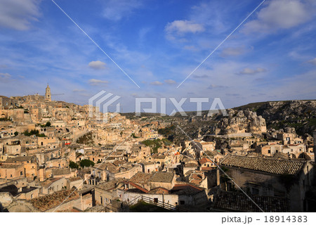 快晴の南イタリアマテーラ洞窟住居 快晴の南イタリアマテーラ洞窟住居 18914383
