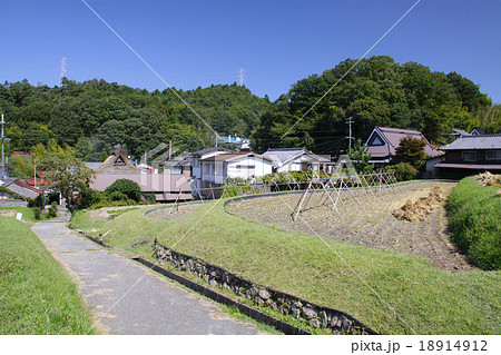 ノスタルジックな西宮市北部にある船坂峠の集落 / 初秋 / 収穫の季節 / 兵庫県西宮市山口町船坂  18914912