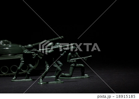 おもちゃの兵隊：Toy Soldiers 18915185