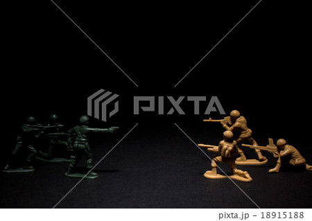 おもちゃの兵隊：Toy Soldiers 18915188