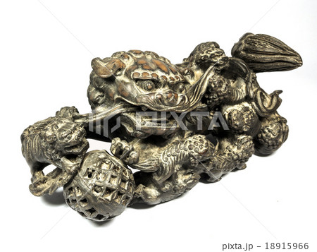 Chinese style lion statue  18915966