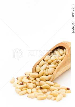 松の実：Pine nuts 18917269
