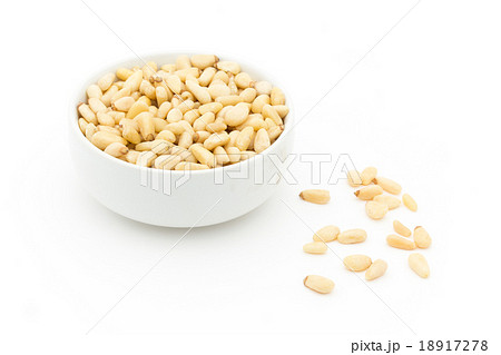 松の実：Pine nuts 18917278