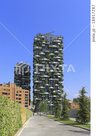 ミラノ再開発地区の高層マンションの写真素材