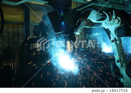 group welding robots are working group welding robots are working 18917556
