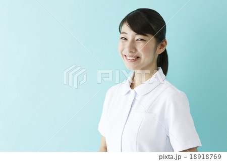 白衣の女性 白衣の女性 18918769
