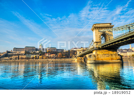Budapest, Chain Bridge and Buda Castle, Hungary 18919052