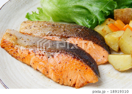 サーモン焼き 18919310