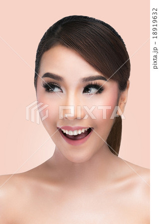 Beauty woman laughing Beauty woman laughing 18919632