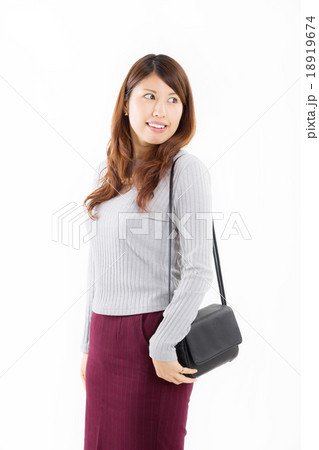 秋冬の服を着たお洒落なミドルの女性 秋冬の服を着たお洒落なミドルの女性 18919674