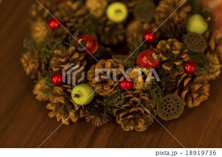 クリスマスリース 18919736