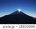 竜ケ岳山頂からのダイヤモンド富士2 18920986