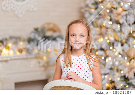 Beautiful girl. christmas portrait in the studio 18921207