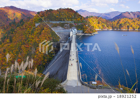 紅葉の奥只見ダムと奥只見湖 紅葉の奥只見ダムと奥只見湖 18921252