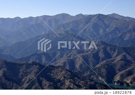 丹沢山地の山並み 丹沢山地の山並み 18922878