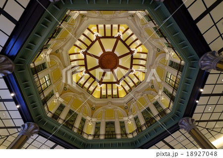 東京駅丸の内南口天井（横） 18927048