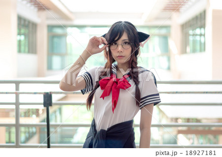 Asian school girl Asian school girl 18927181