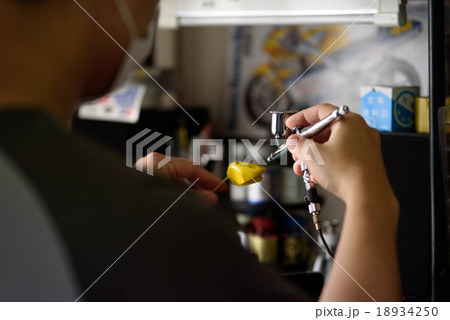 プラモデル製作風景 18934250