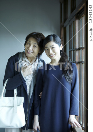 仲睦まじい親子 18943142