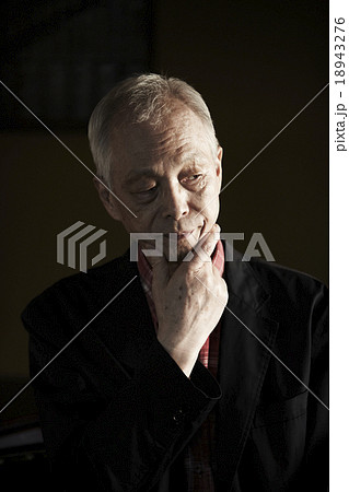 ダンディおじいちゃん 18943276