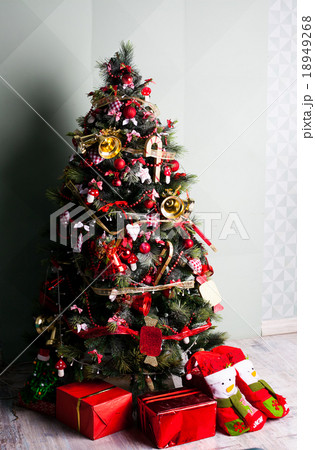 Presents and Decorated Christmas tree. 18949268
