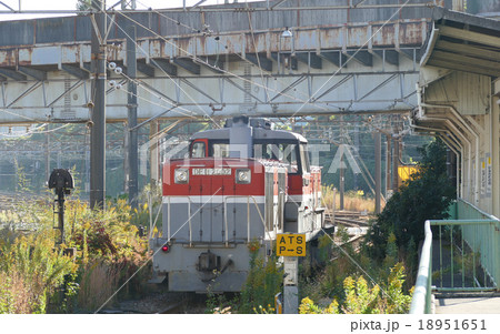 ディーゼル機関車 DE11 浜川崎駅 ディーゼル機関車 DE11 浜川崎駅 18951651